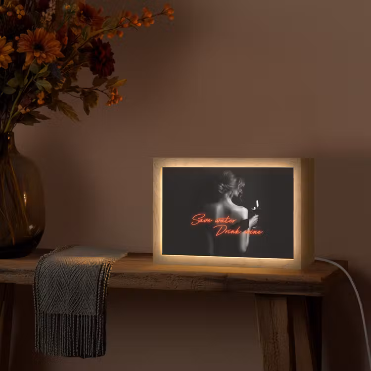Wijn - Vrouw - Neon - Quote Light Box met kabel (Tafellamp) klein -sfeer4