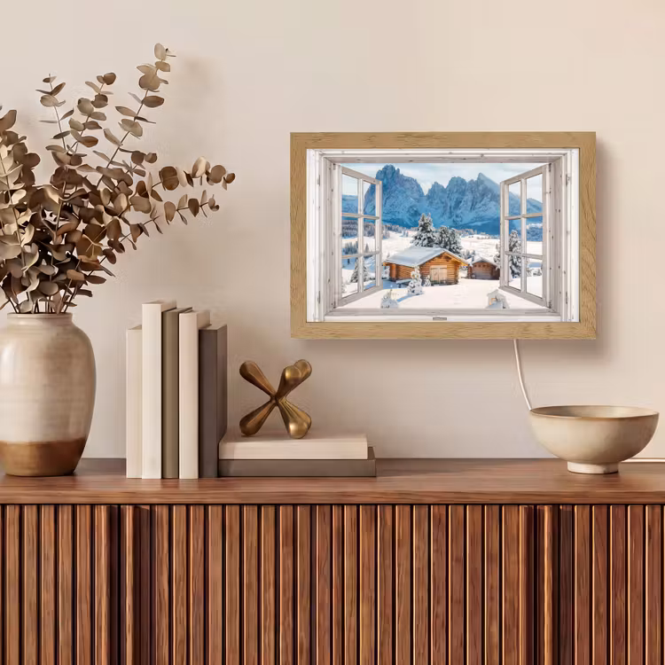 Winterlandschap - Huisje - Bergen - Uitzicht - Doorkijk - Natuur Light Box met kabel (Tafellamp) klein -sfeer2