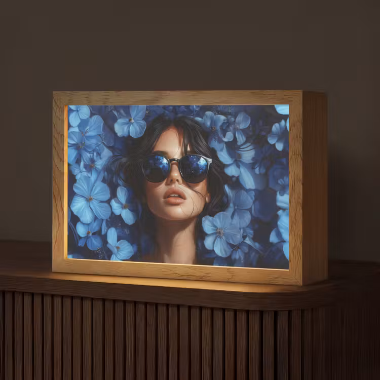 Vrouw - Blauw - Bloemen - Vlinders - Natuur Light Box met kabel (Tafellamp) klein -z3d_website