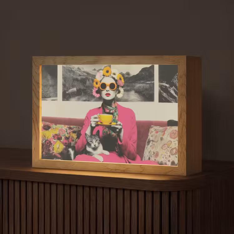 Vrouw - Kat - Bloemen - Kopje - Retro Light Box met kabel (Tafellamp) klein -z3d_website