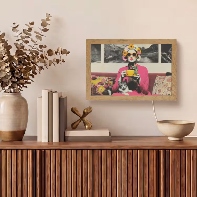 Vrouw - Kat - Bloemen - Kopje - Retro Light Box met kabel (Tafellamp) klein -sfeer2