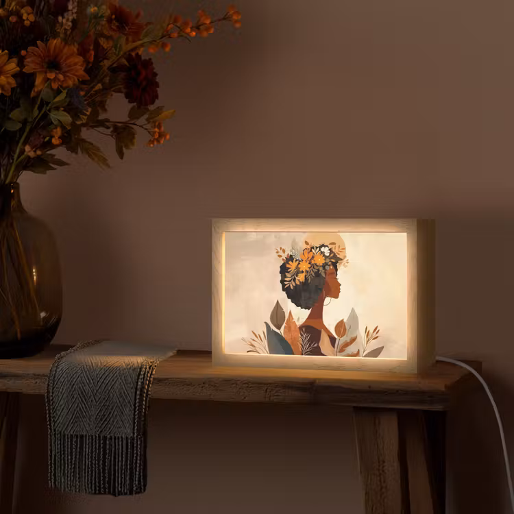 Vrouw - Krullen - Bloemen - Beige Light Box met kabel (Tafellamp) klein -sfeer4