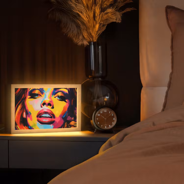 Vrouw - Gezicht - Kleurrijk Light Box met kabel (Tafellamp) klein -sfeer1