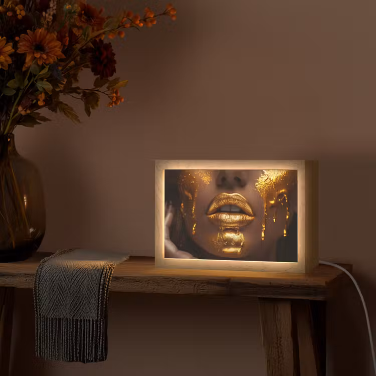 Vrouw - Goud - Gezicht - Verf - Lippen Light Box met kabel (Tafellamp) klein -sfeer4