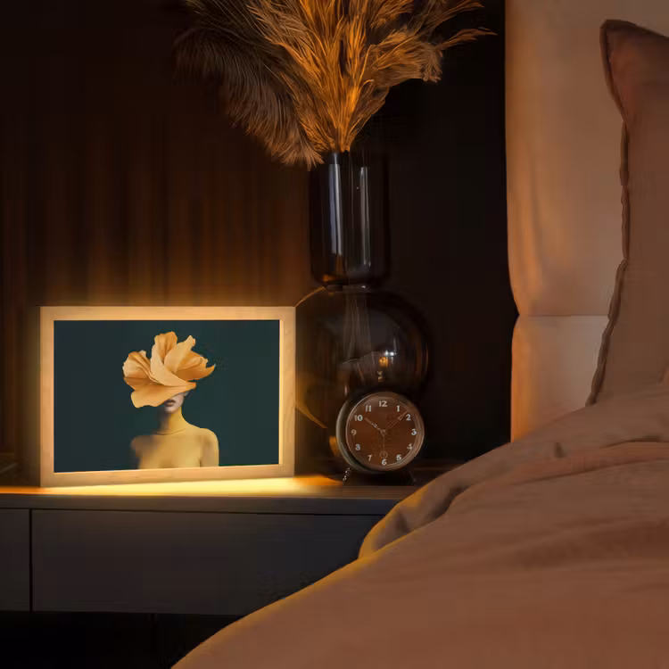 Vrouw - Hoed - Geel Light Box met kabel (Tafellamp) klein -sfeer1