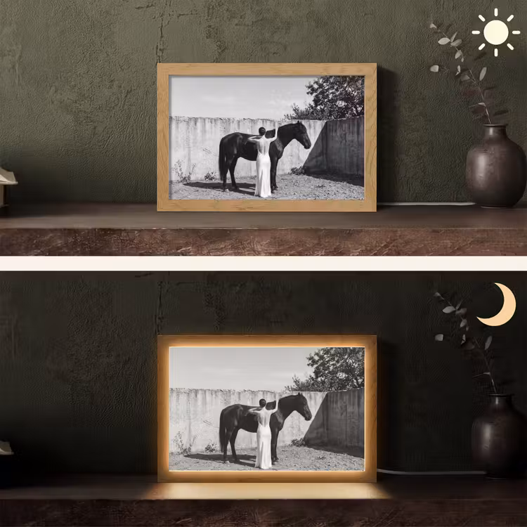 Vrouw - Paard - Artistiek Light Box met kabel (Tafellamp) klein -sfeer3