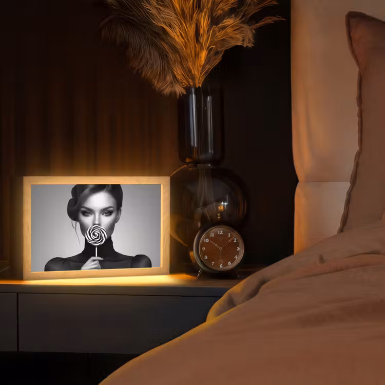 Vrouw - Lolly - Zwart Light Box met kabel (Tafellamp) klein -sfeer1