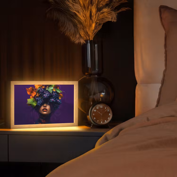 Vrouw - Paars - Druiven Light Box met kabel (Tafellamp) klein -sfeer1