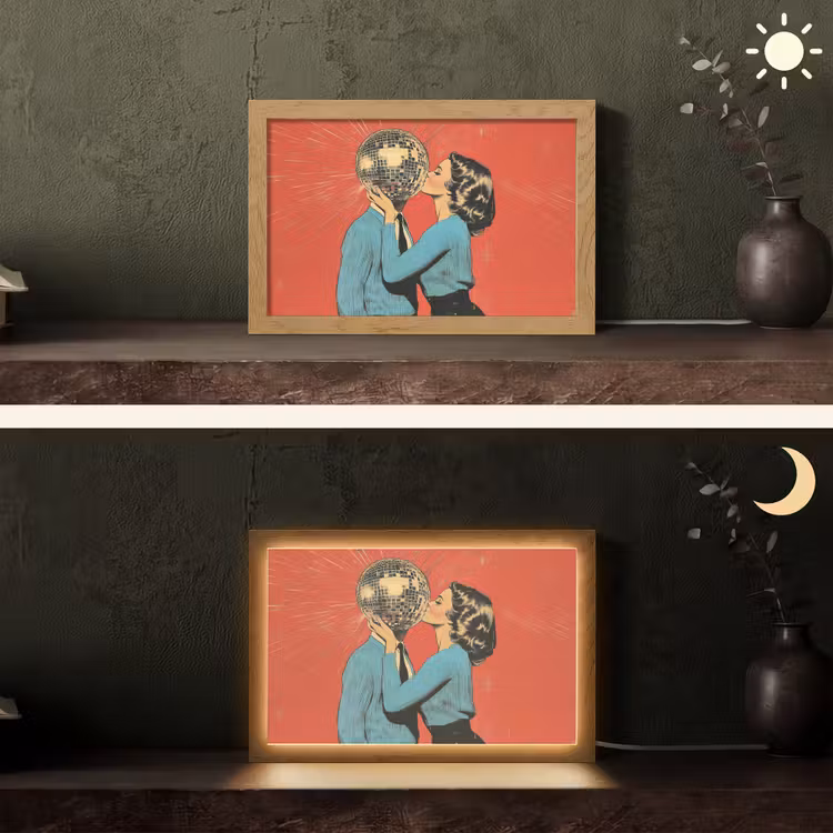 Vrouw - Retro - Discobal - Kus Light Box met kabel (Tafellamp) klein -sfeer3