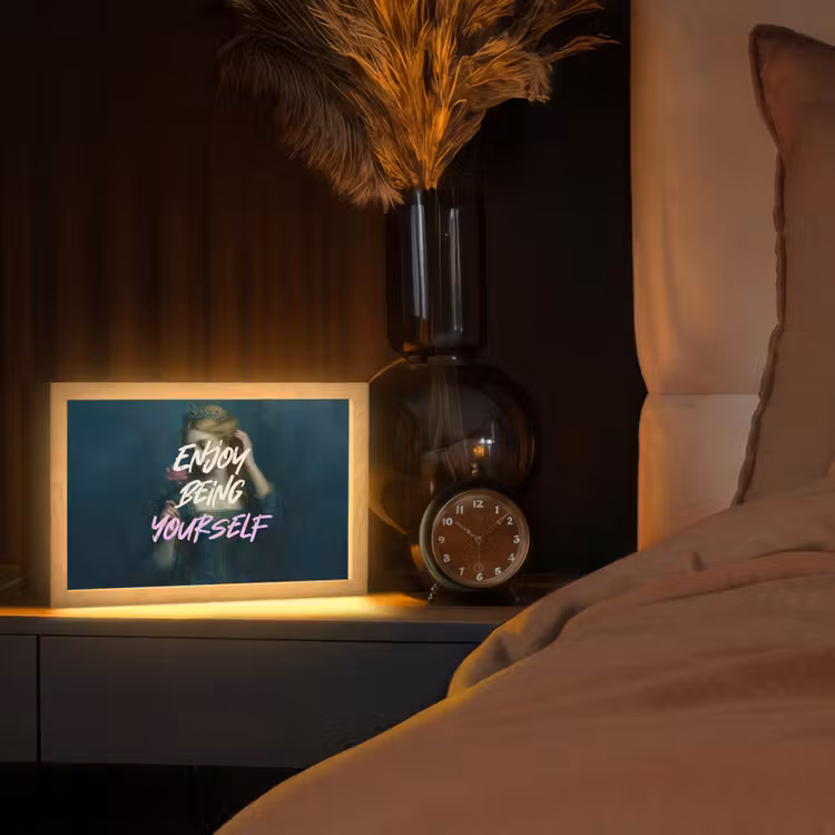 Vrouw - Roos - Quote Light Box met kabel (Tafellamp) klein -sfeer1