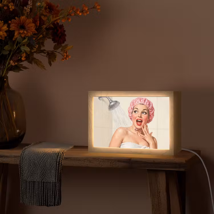 Vrouw - Douche - Roze Light Box met kabel (Tafellamp) klein -sfeer4