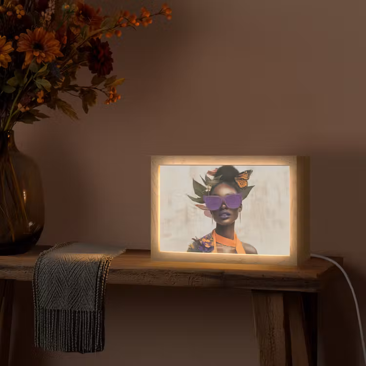 Vrouw - Zonnebril - Vlinder - Bloemen Light Box met kabel (Tafellamp) klein -sfeer4