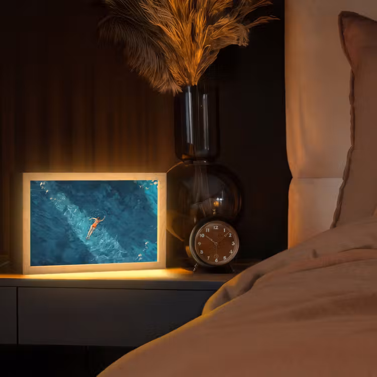 Vrouw - Water - Bikini - Oranje Light Box met kabel (Tafellamp) klein -sfeer1
