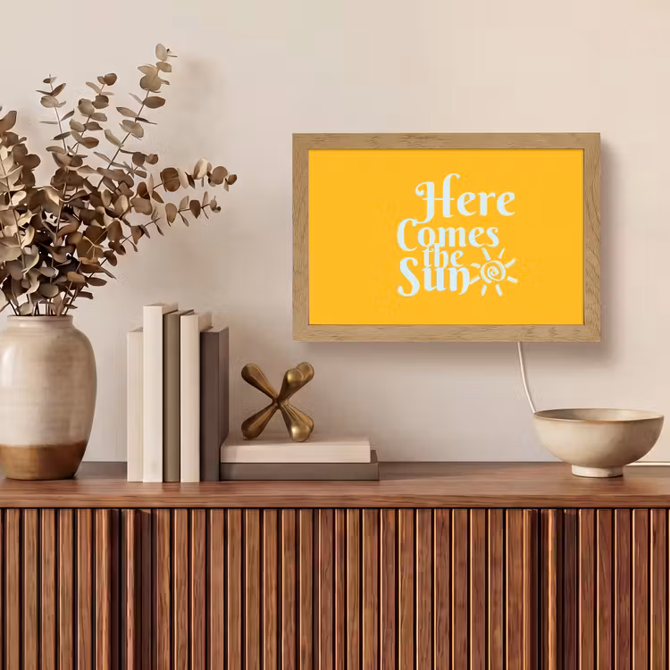 Geel - Blauw - Here comes the sun Light Box met kabel (Tafellamp) klein -sfeer2