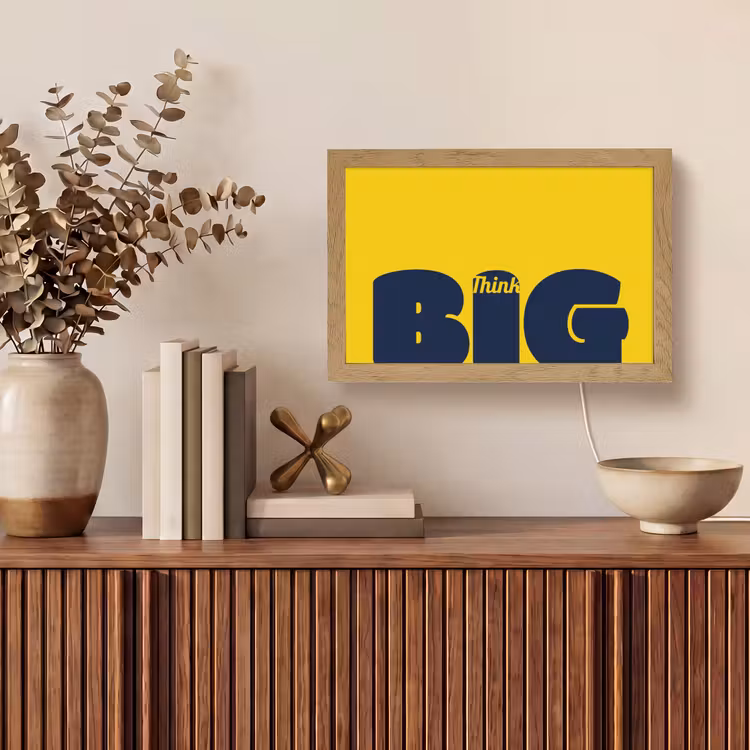 Geel - Think big - Grafisch Light Box met kabel (Tafellamp) klein -sfeer2