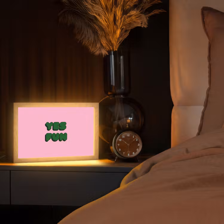 Yes fun - Groen - Roze Light Box met kabel (Tafellamp) klein -sfeer1