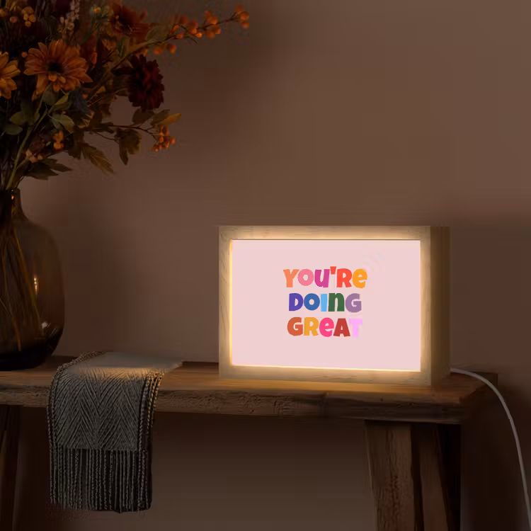 You're doing great - Roze - Kleurrijk Light Box met kabel (Tafellamp) klein -sfeer4