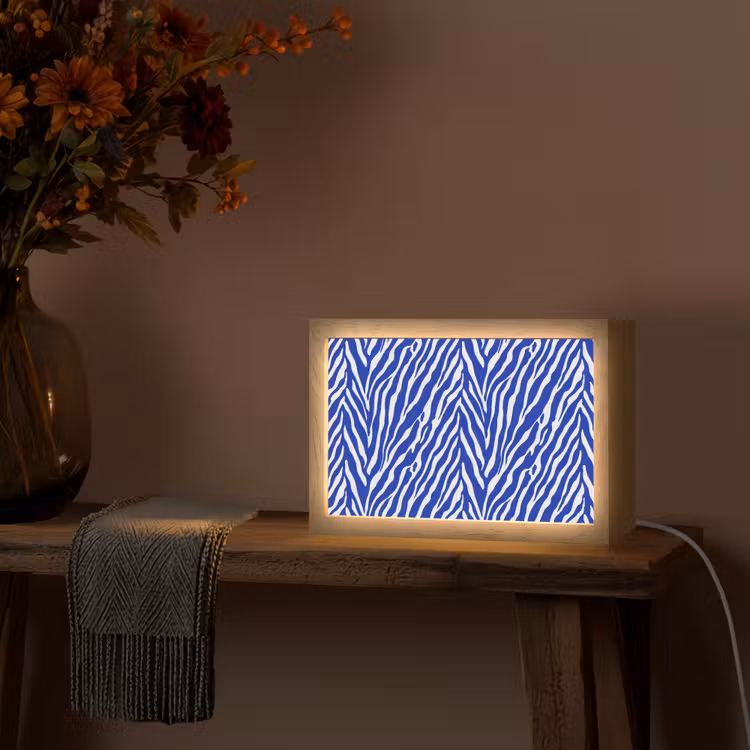 Zebra - Patroon - Kobalt - Blauw Light Box met kabel (Tafellamp) klein 924 -sfeer4