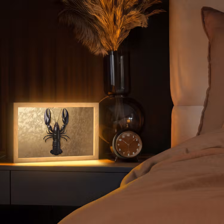 Kreeft - Zwart - Goud - Luxe Light Box met kabel (Tafellamp) klein -sfeer1