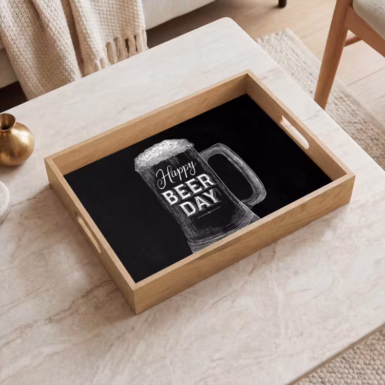 Bierpul - Witte krijtletters - Happy beer day Dienblad Rechthoek middel -sfeer1