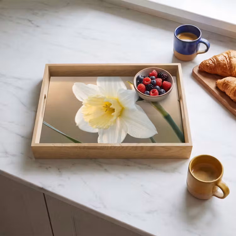 Narcis - Bloem - Minimalistisch Dienblad Rechthoek middel -sfeer2