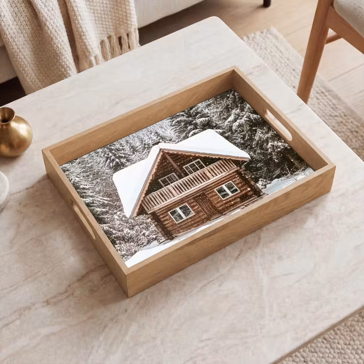 Huis - Bos - Winter - Natuur - Sneeuw Dienblad Rechthoek middel -sfeer1