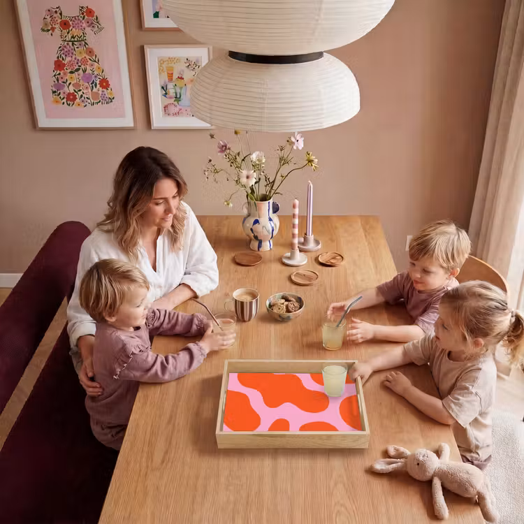 Vlekken - Rood - Roze - Patroon - Minimalistisch Dienblad Rechthoek middel -sfeer4