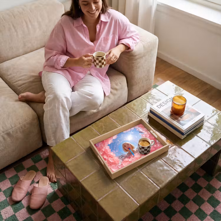 Vrouw - Drank - Zomer - Roze - Blauw Dienblad Rechthoek middel -sfeer3