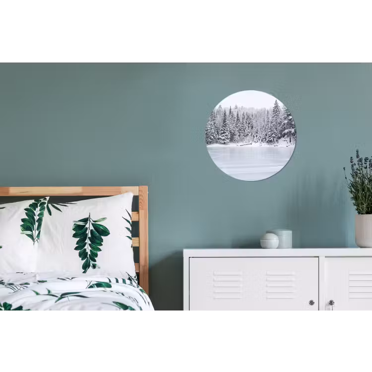 Meer - Dennen - IJs - Winter - Rustgevend Wandcirkel aluminium klein -slaapkamer