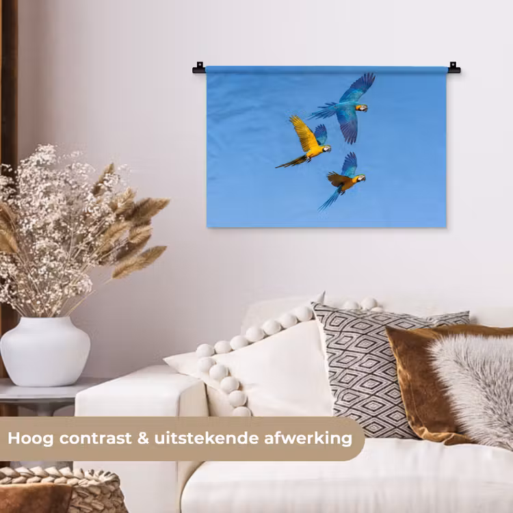 Papagaai - Vliegen - Blauw - Geel Wandkleed katoen klein -sfeer1