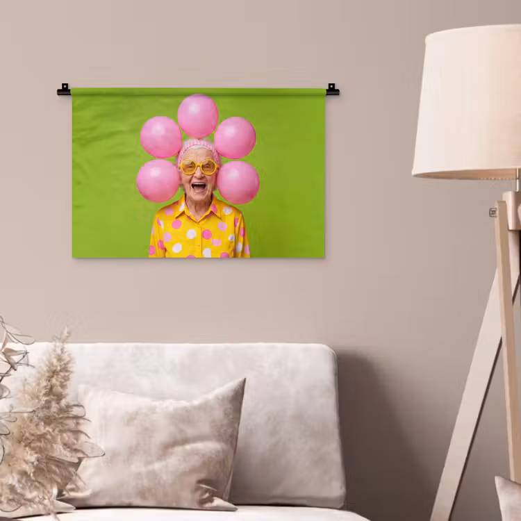 Mens - Ballonnen - Feest - Kleurrijk - Roze Wandkleed katoen klein -sfeer4
