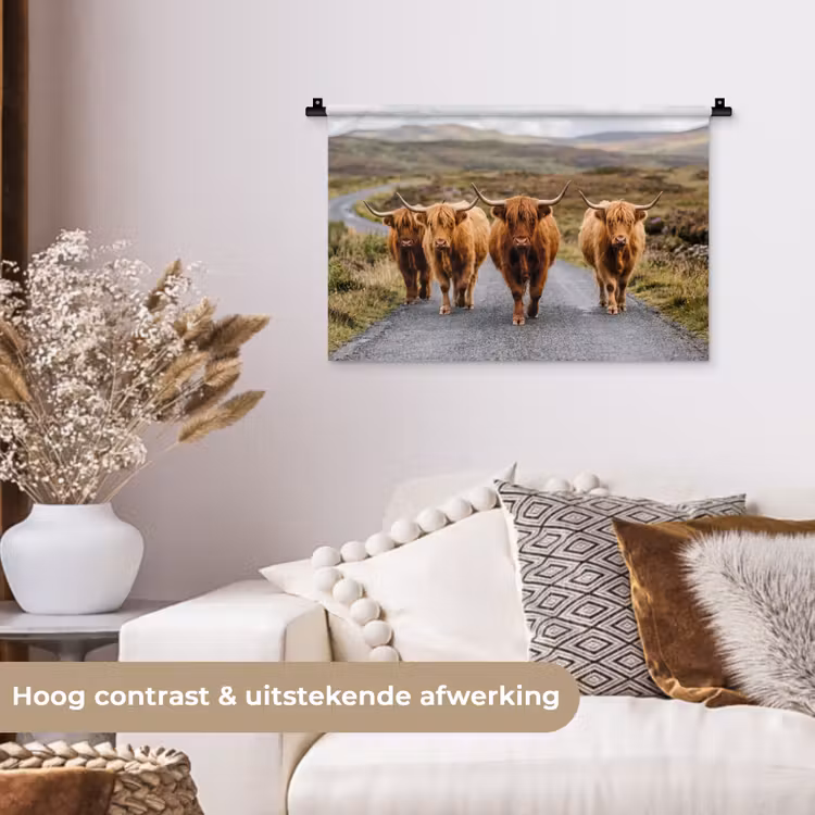 Schotse Hooglanders - Weg - Landschap - Kudde Wandkleed katoen klein -sfeer1