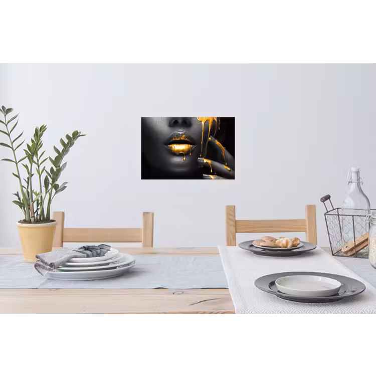 Vrouw - Zwart - Goud - Gezicht - Lippen Muursticker klein -eettafel