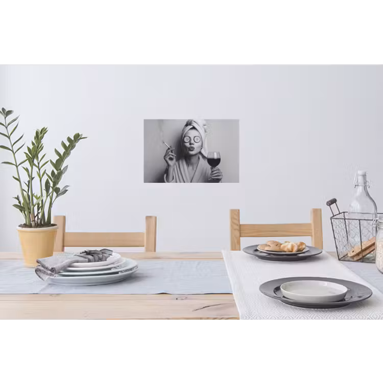 Vrouw - Masker - Wijn - Sigaret Muursticker klein -eettafel