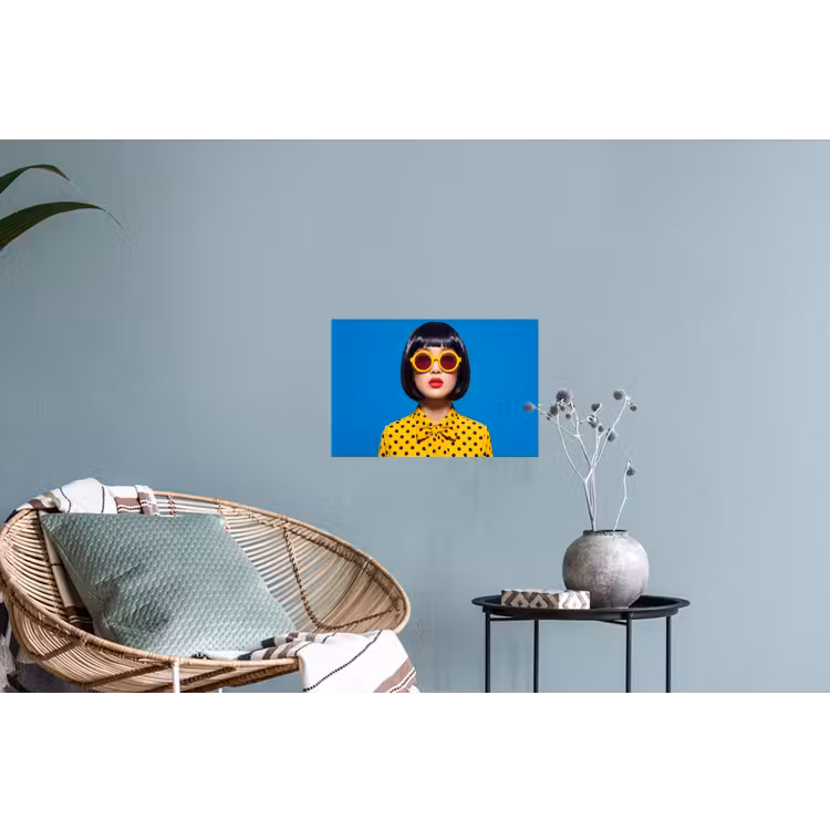 Vrouw - Zonnebril - Pop Art - Portret - Geel Muursticker klein -plant