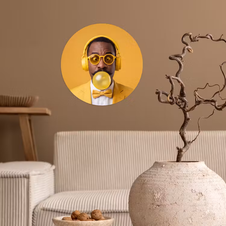 Man - Bubblegum - Portret - Geel - Modern Wandcirkel behangsticker klein -sfeer1