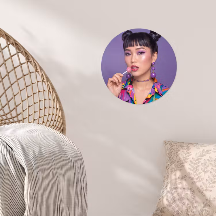 Vrouw - Portret - Make-up - Paars - Levendig Wandcirkel behangsticker klein -sfeer4