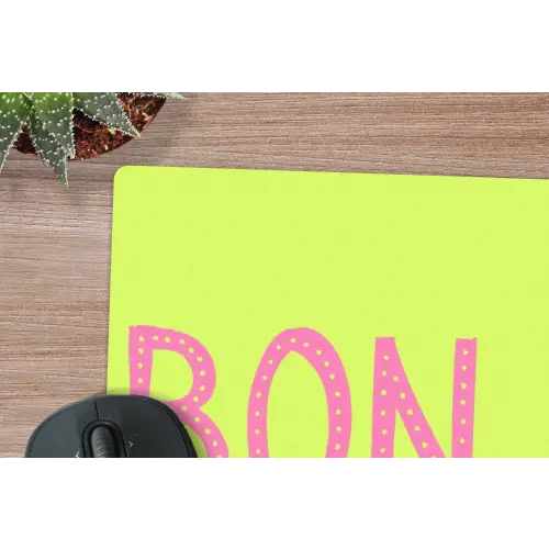 Groen - Smiley - Bonjour - Roze muismat rubber klein -closeup
