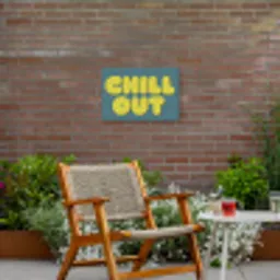 Chill out - Geel - Blauw Tuinposter op houten frame 2 cm dik klein -sfeer3