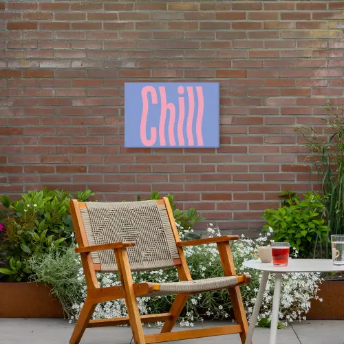 Chill - Roze - Blauw - Golvend Tuinposter op houten frame 2 cm dik klein -sfeer3