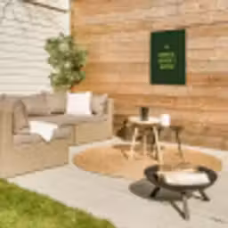 Donkergroen - Quote - Zon - Zomer Tuinposter op houten frame 2 cm dik klein -sfeer2