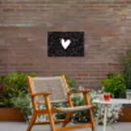 Design - Liefde - Hartje Tuinposter op houten frame 2 cm dik klein -sfeer3