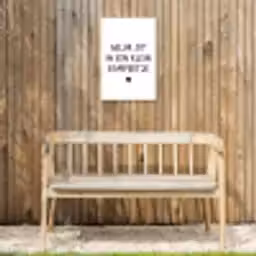 Geluk zit in een klein rompertje - Quotes - Spreuken Tuinposter op houten frame 2 cm dik klein -sfeer4