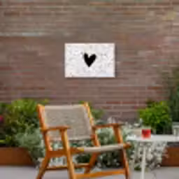Hartje - Design - Wit Tuinposter op houten frame 2 cm dik klein -sfeer3