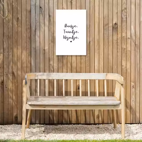 huisjetuintjewijntje-wit Tuinposter op houten frame 2 cm dik klein -sfeer4