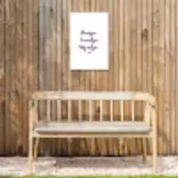 huisjetuintjewijntje-wit Tuinposter op houten frame 2 cm dik klein -sfeer4