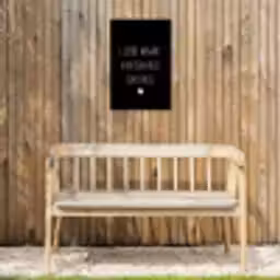 Liefde maakt van een huis een thuis - Quotes - Spreuken Tuinposter op houten frame 2 cm dik klein -sfeer4