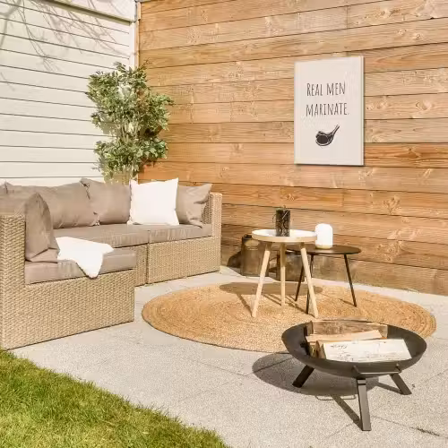 Vlees - Minimalistisch - Beige - Quote Tuinposter op houten frame 2 cm dik klein -sfeer2