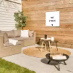 Ons stekkie - Spreuken - Quotes Tuinposter op houten frame 2 cm dik klein -sfeer2