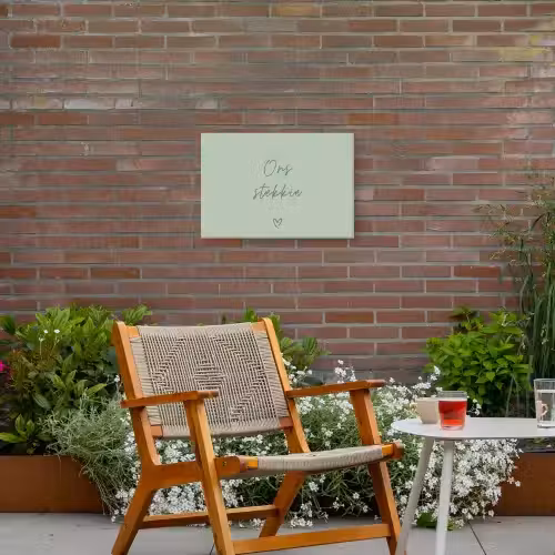 Ons Stekkie met Hart Tuinposter op houten frame 2 cm dik klein -sfeer3